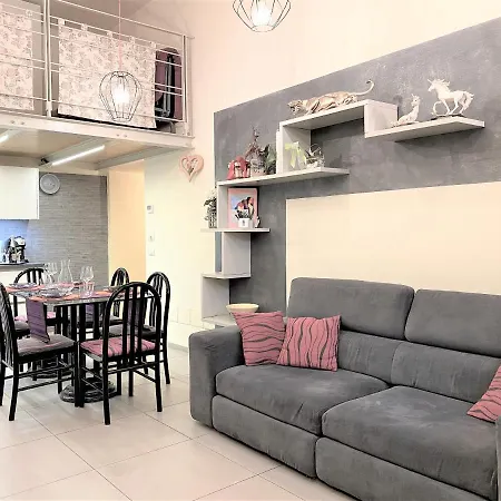 Loft 22- A Due Passi Da Piazza Del Campo アパート